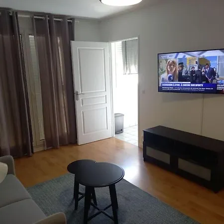 Centre De Apartment Taverny
